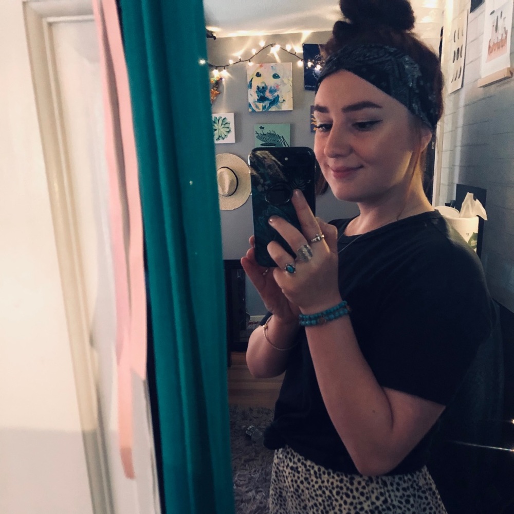 Meet your Posher, Livi